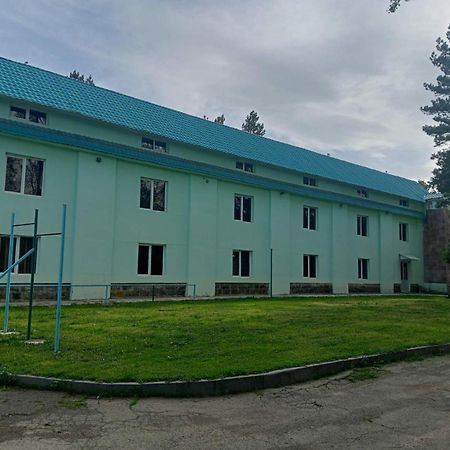 N&R Rest House Цахкадзор Екстериор снимка