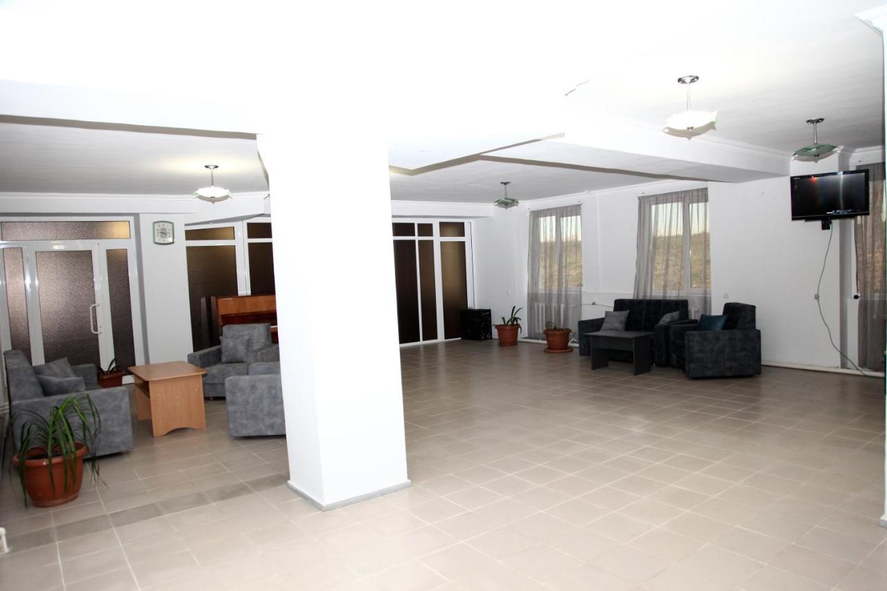 N&R Rest House Цахкадзор Екстериор снимка