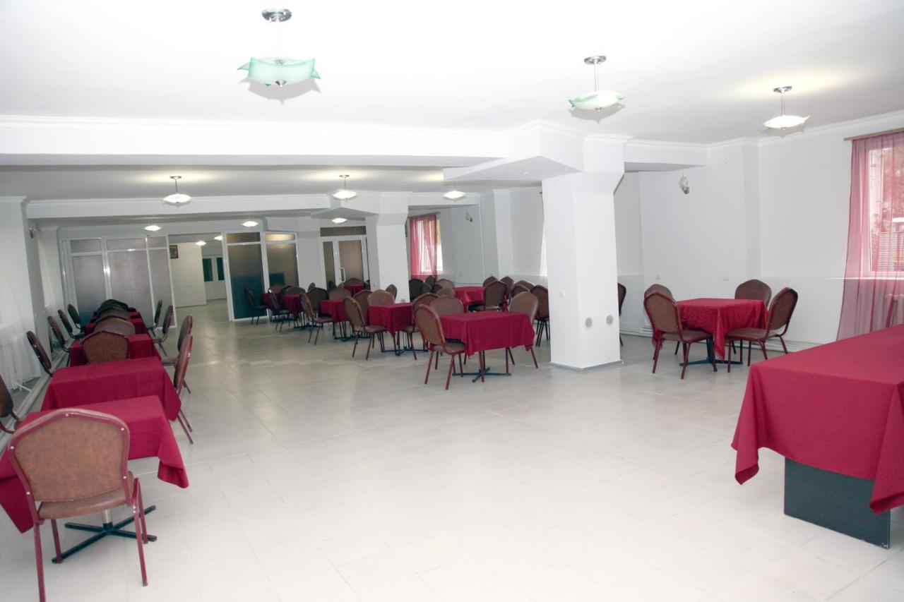 N&R Rest House Цахкадзор Екстериор снимка