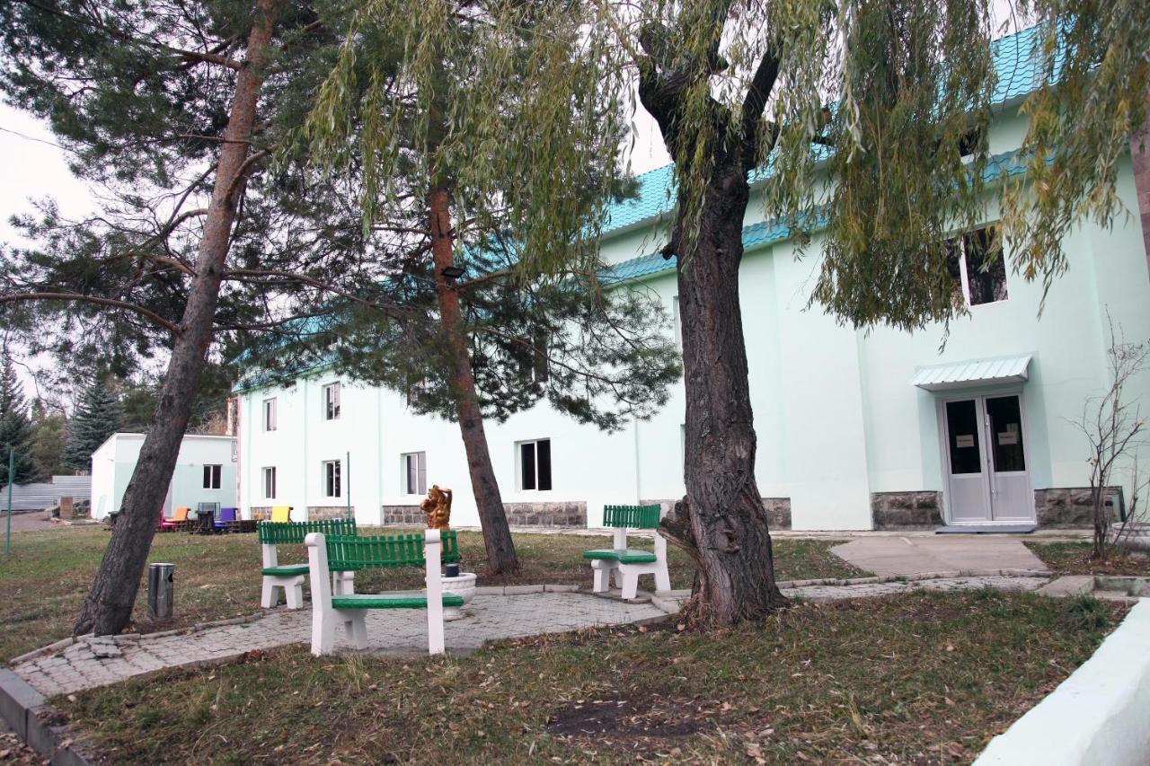 N&R Rest House Цахкадзор Екстериор снимка