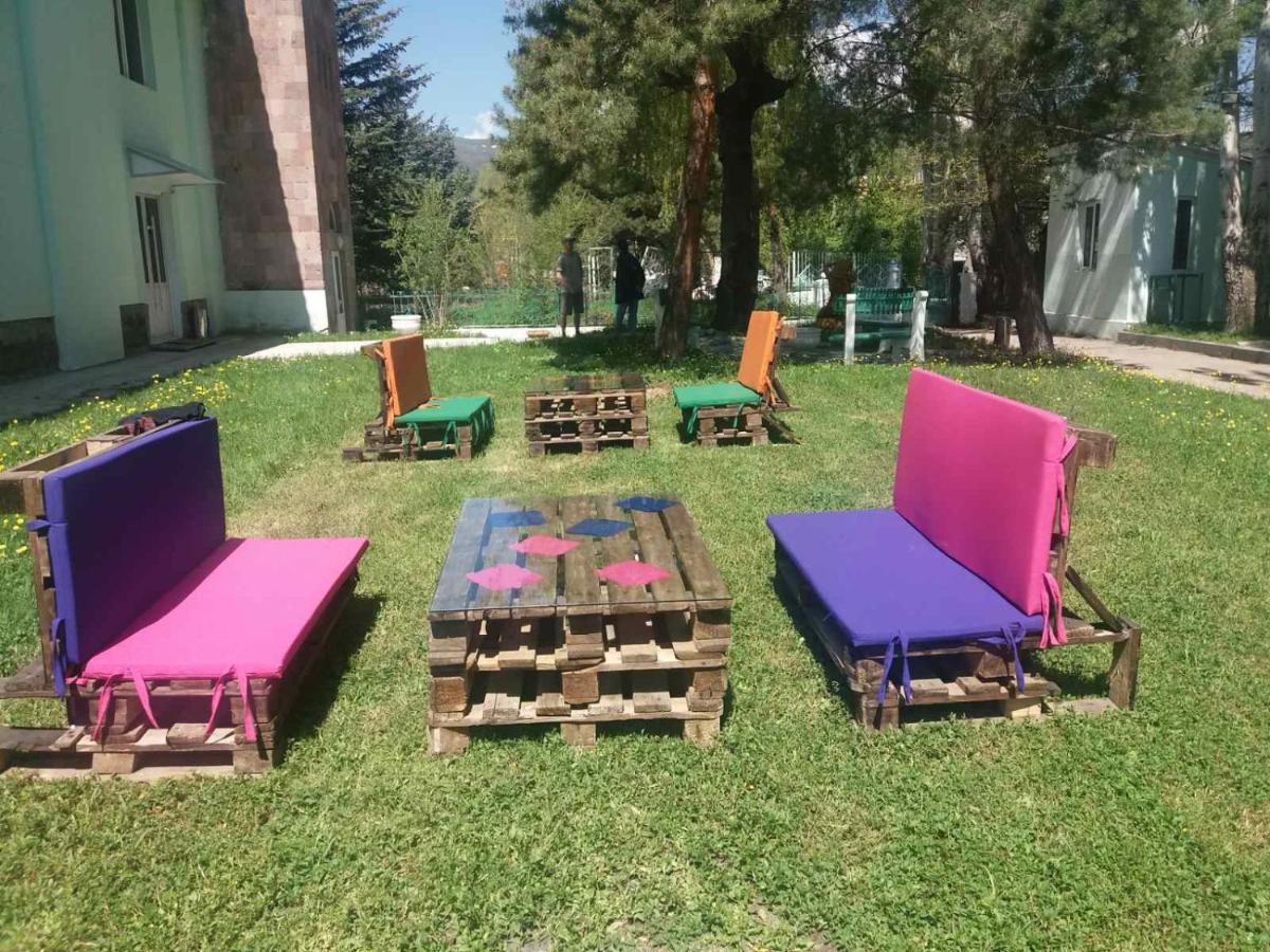 N&R Rest House Цахкадзор Екстериор снимка