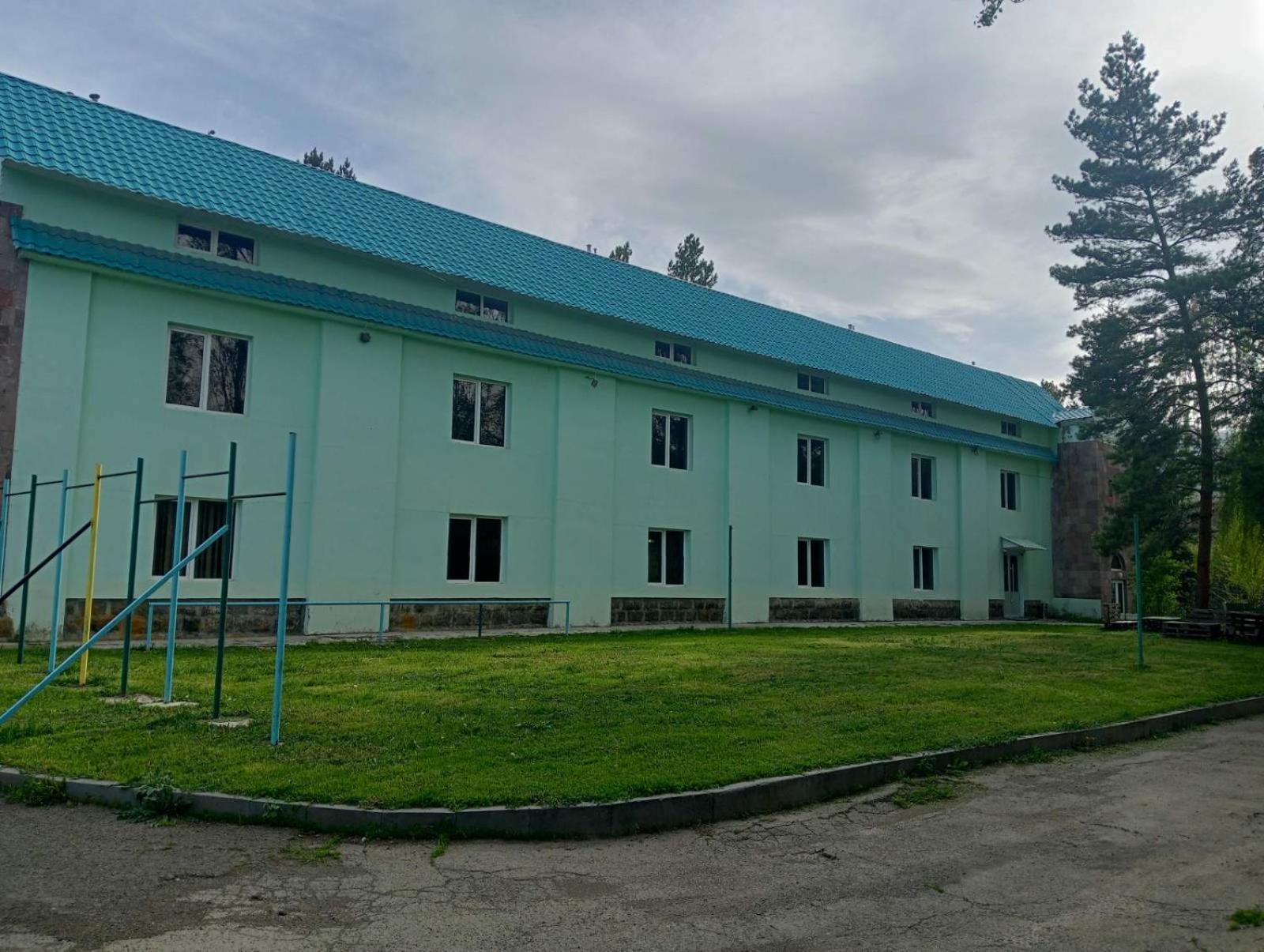 N&R Rest House Цахкадзор Екстериор снимка